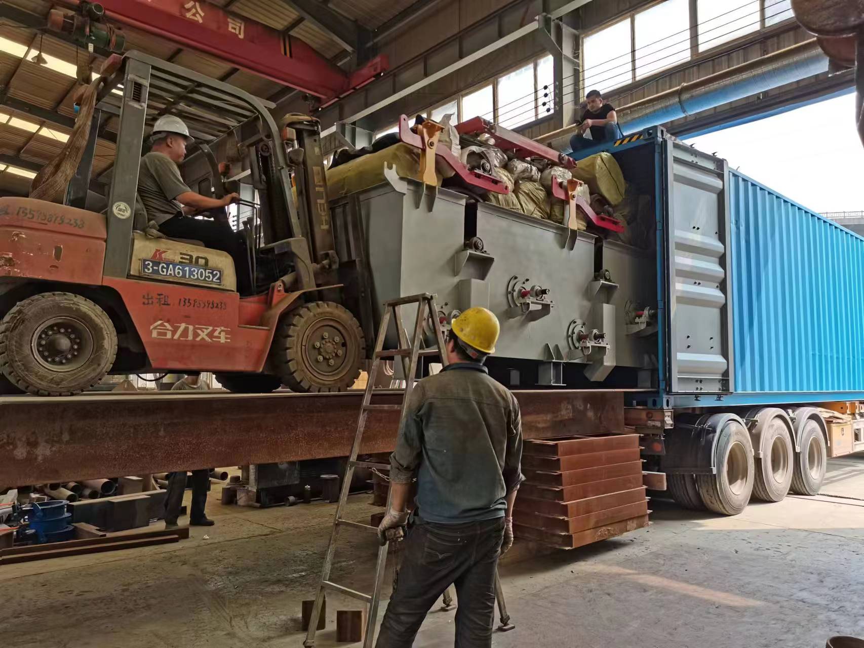 硅酸鈣板設(shè)備發(fā)貨現(xiàn)場